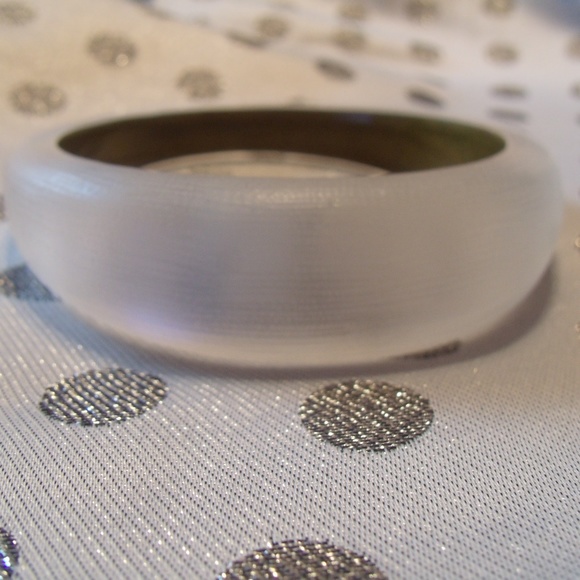 Alexis Bittar Medium Tapered Bangle Bracelet - Picture 2 of 8